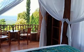 Karang Sari Guesthouse & Warung